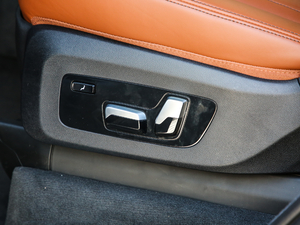 2019xDrive40i  M\b g