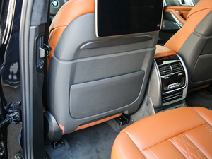 2019xDrive40i  M\b g