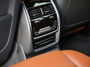 2019xDrive40i  M\b g