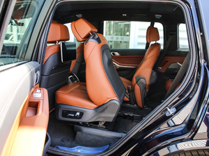 2019xDrive40i  M\b g