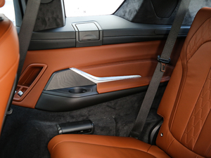 2019xDrive40i  M\b g