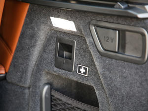 2019xDrive40i  M\b g