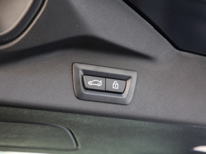 2019xDrive40i  M\b g