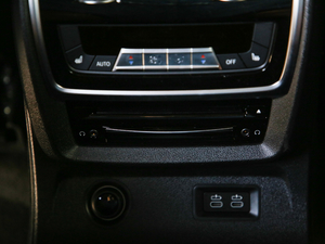 2019xDrive40i  M\b g