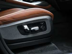 2019xDrive40i  M\(yn)(dng)b g