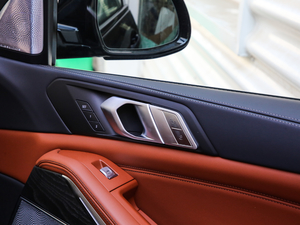 2019xDrive40i  M\(yn)(dng)b g