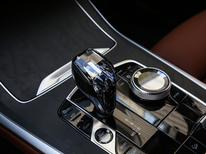 2019xDrive40i  M\b п؅^