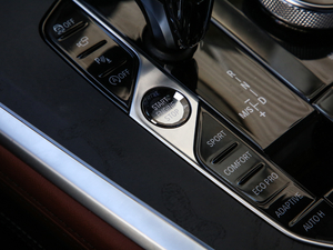 2019xDrive40i  M\b п؅^