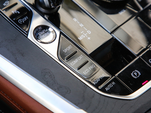 2019xDrive40i  M\b п؅^