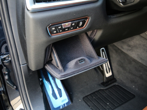 2019xDrive40i  M\b п؅^