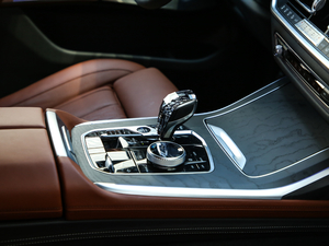 2019xDrive40i  M\b п؅^