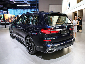 2019xDrive40i  M\b 45