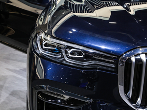 2019xDrive40i  M\b ^