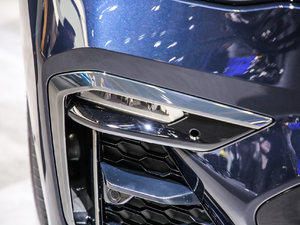 2019xDrive40i  M\b ^