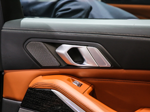 2019xDrive40i  M\b g