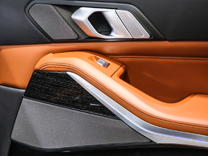 2019xDrive40i  M\b g