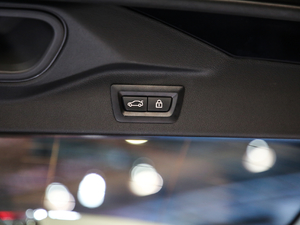 2019xDrive40i  M\b g