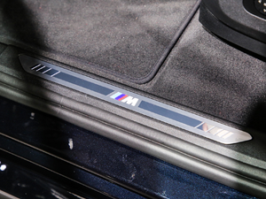 2019xDrive40i  M\b g