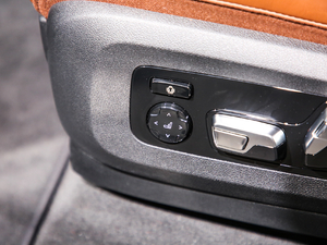 2019xDrive40i  M\b g