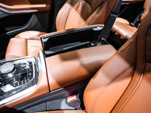 2019xDrive40i  M\b g