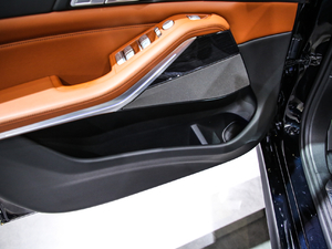 2019xDrive40i  M\b g