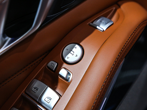 2019xDrive40i  M\b g