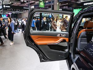 2019xDrive40i  M\b ܇T