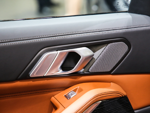 2019xDrive40i  M\b g