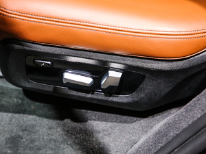 2019xDrive40i  M\(yn)(dng)b g