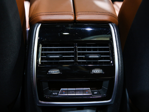 2019xDrive40i  M\(yn)(dng)b g