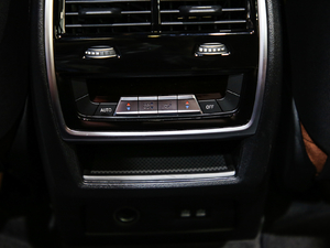 2019xDrive40i  M\(yn)(dng)b g