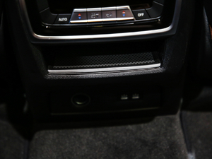 2019xDrive40i  M\(yn)(dng)b g