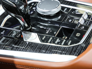 2019xDrive40i  M\b п؅^