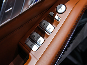 2019xDrive40i  M\b {܇ƅ^	