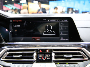 2019xDrive40i  M\b п؅^