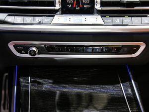 2019xDrive40i  M\b п؅^(q)