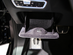 2019xDrive40i  M\b п؅^