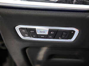 2019xDrive40i  M\b п؅^