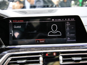 2019xDrive40i  M\b п؅^