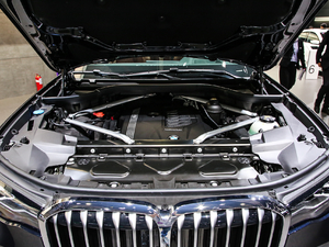 2019xDrive40i  M\b lәC