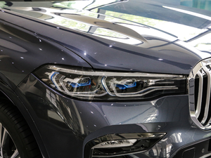 2019xDrive40i  M\b ^