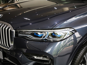 2019xDrive40i  M\b ^