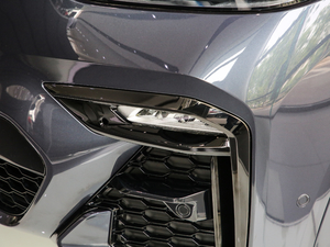 2019xDrive40i  M\b ^