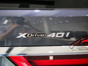 2019xDrive40i  M\b ^