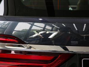 2019xDrive40i  M\b ^