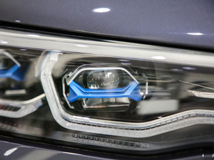 2019xDrive40i  M\b ^