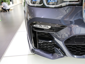 2019xDrive40i  M\b ^