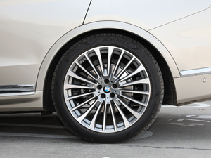 2019xDrive40i I Ab ^