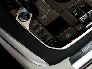 2019xDrive40i I Ab п؅^