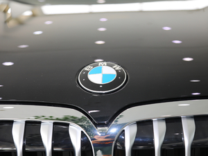 2019xDrive40i  M\b ^